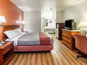 Motel 6 Stockton, CA - East - Image 3