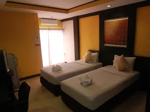 Grand Pinnacle Hotel - Image 4