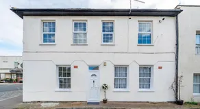 Central London Family Apt Near 02 Arena, ExCel Centre with Parking - Image 5