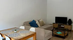 Magnificent renovated apartment, 2 rooms of 45 m2, close tothe sea, top floor, terrace - Image 2