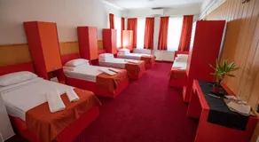 Népliget Hotel - Image 2