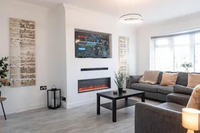 Stalybridge Sanctuary - Luxe Hot Tub Retreat - Image 4