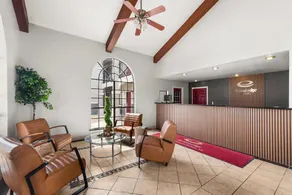 Budget Host Inn - Image 5