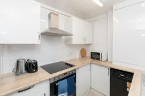 Charming 2-bedroom house - Image 4