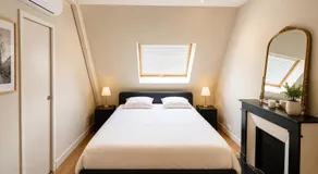 Luxury Avenue des Champs-Elysees 4 Bedrooms - Image 2