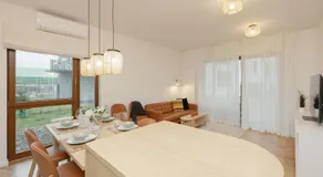 LUX Pastel Oasis Family Apartment with Parking & Gym by Renters Prestige - Image 3