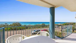 Pacific Waves Apartments - Image 4
