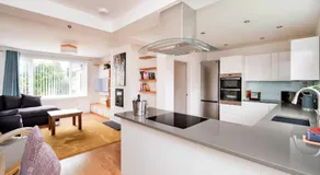 Finest Retreats - Elizabeth House - Image 3