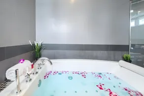 Hollywood Pool Villa Jomtien Beach - Image 3