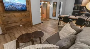 Appartement rénové avec vue panoramique et sauna - Image 2