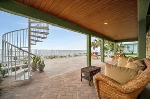 Stones Throw Beachfront Family Suite #3 VIEWS - Image 2