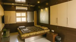 Lavish Spacious 3 BHK - Image 5