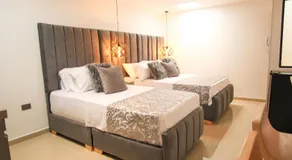 Santa Barbara Central Suites - Image 2