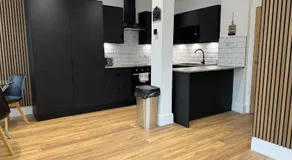 Stylish 2 Bedroom Coastal Apartment near Crosby Beach & Liverpool - Image 5