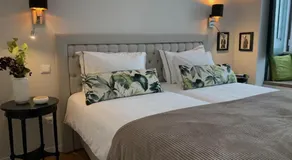 Ilha 12 Suites - Image 2