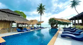 Absolute Beachfront Villas - Image 3