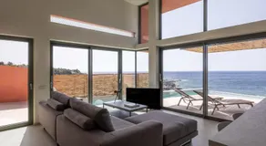 Casa Tarrha- Beachfront Villa with Heated Pool - Image 3