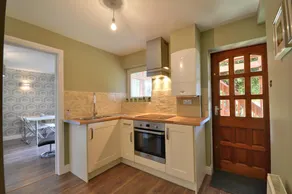 The Garden Apartment, Near Airport & City - Image 3