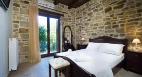 Cozy Stone Villa - Image 2