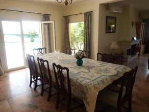 Villa Lara, espaçosa casa de 5 quartos com piscina aquecida, Wi-Fi gratuito, estacionamento seguro - Image 5