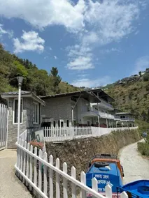 SL Manor Resort by Lawrence hotels Mussoorie - Image 4