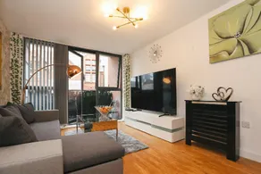 3G Lodge & Lets City Centre Apartment - Image 2