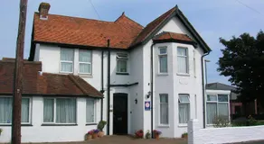 Avon Manor Guest House - Image 5