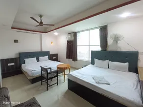 Hotel New Holiday Inn - Image 2