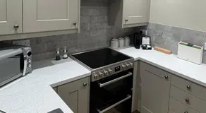 1 Gilmore Close - Image 3