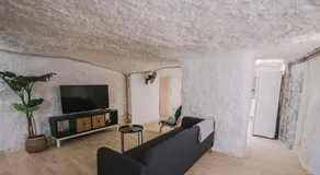 Preciosa casa-cueva con bañera - Image 3