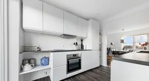 Lovely Holiday Home In Idyllic Surroundings - Image 5