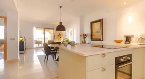 Newly Renovated Apartment with Amazing View - Image 4