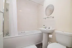 Lovely Two Bed detached house with Parking - Image 4
