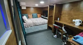 Adorable private suite with free street parking - Image 2