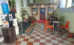 Foreigners Inn - 10 Minute Walk to KV Temple & Dashashwamedh Ghat- Free Parking- Alexa & Power Backup - Image 2