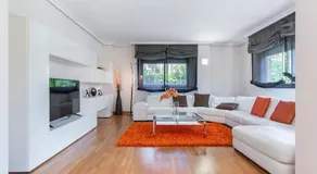 Charming Home with Pool and Garden, Just Outside Madrid - Image 2