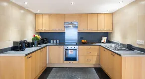 Central Flat-2Bedrooms-2Bath-By FabAccommodation - Image 2