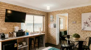 Kennedy Drive Boutique Motel - Close To City Centre & Airport - Image 5