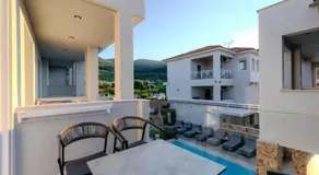 Metsikas Residence - Image 4