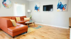 Atlanta Unit 1 Room 3 - Cheerful Private Bedroom & Bathroom - Image 2