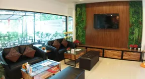 P Bliss hotel - Image 2