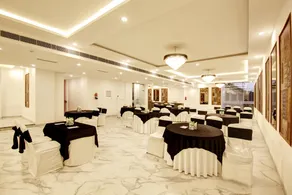 Salstayz Select - Huda City Center - Image 3