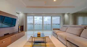 Unique - Spacious 3BR Premium Flat - Image 2