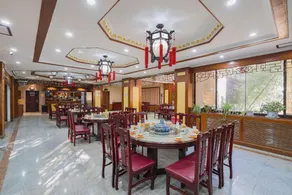 Longmai Hot Spring Bamboo Forest Private Soup Hotel - Image 5
