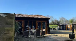 Converted Barn Studio with Private En-Suite - Image 3