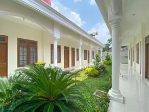 Urbanview Raden Mansion Jember - Image 2