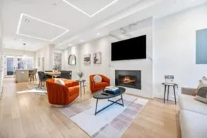 Sleeps 12 Downtown Entire home with rooftop - Image 4
