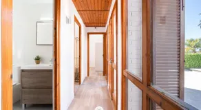 Mediterranean Way - Apartamento privado en villa compartida con piscina - Image 4
