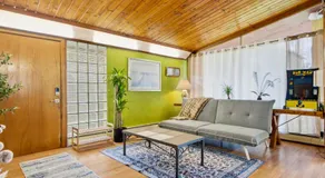 Serene MidCentury Gem 5BR Madison Park & World Cup - Image 3