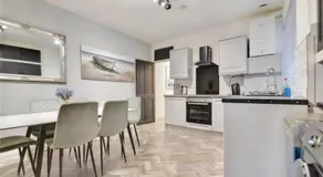 Manse Apartment - Image 3